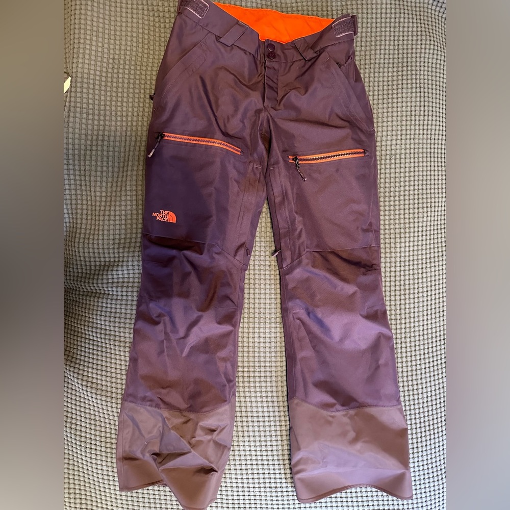 THE NORTH FACE Purple Snowboard Women's Insulated Pants (size S) GORE•TEX
